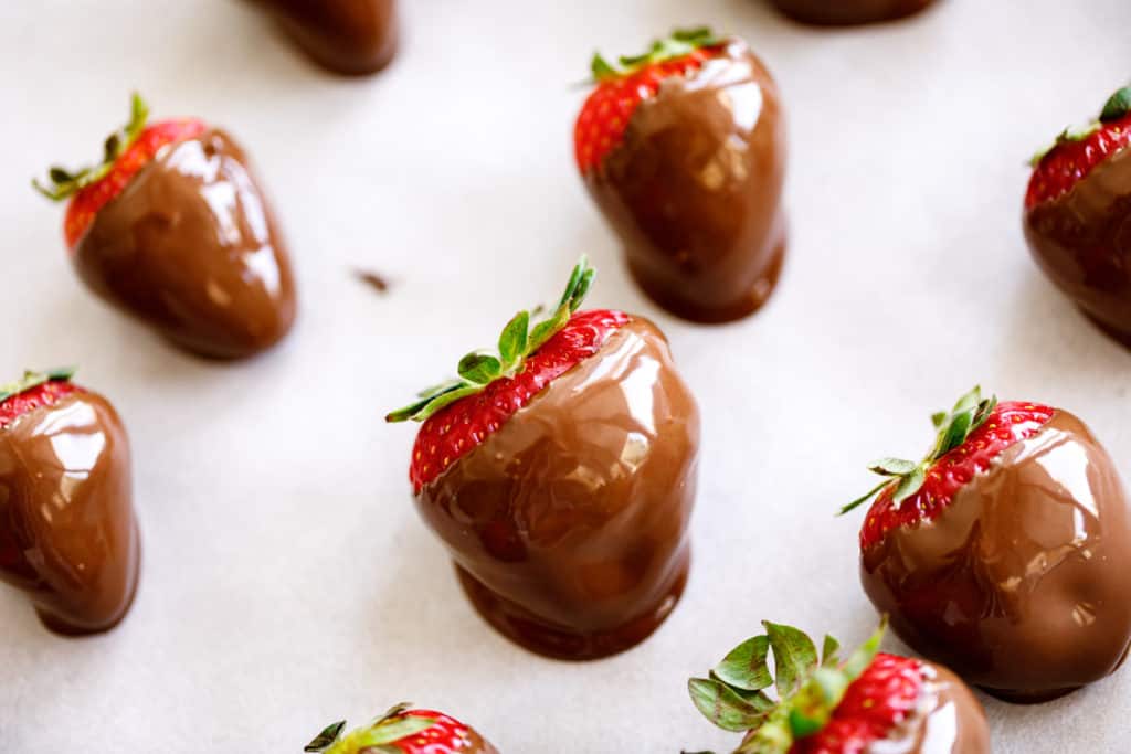 Drunken Chocolate Covered Strawberries - Cafe Delites