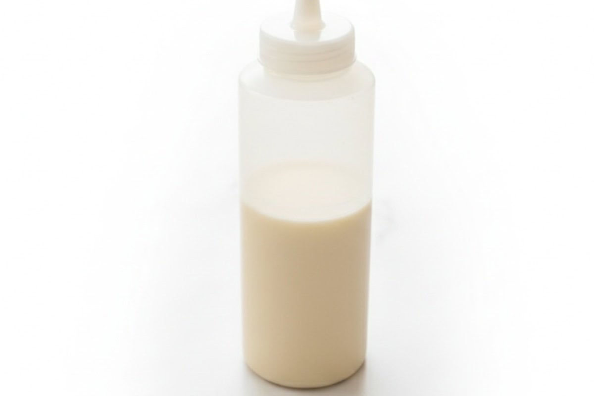 Pour the batter into a squeeze bottle.