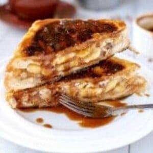 close up banoffee french toast