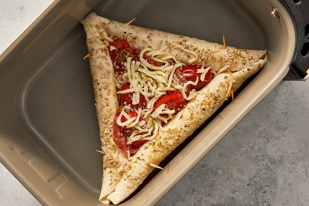 tortilla in the airfryer ready to cook