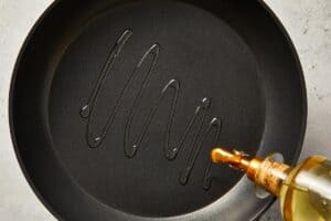 Pan with oil